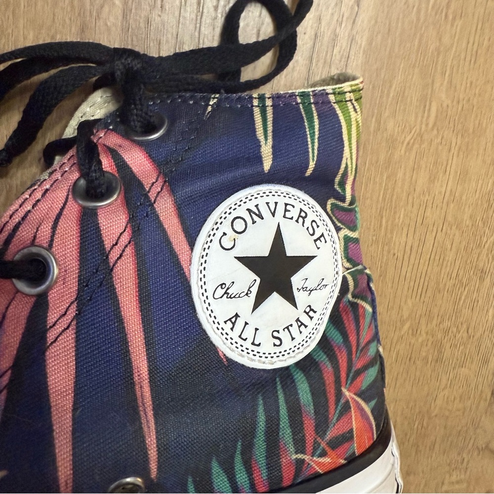 High Top Converse - Picture 3 of 9